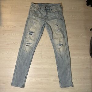 American Eagle  Men's Airflex + Temp Tech 30x33 Distressed Light Wash Skinny